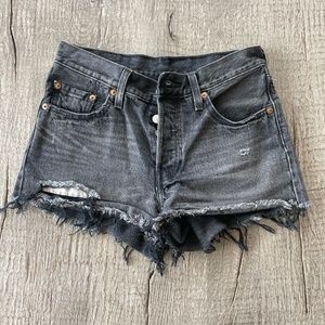 Levi Denim Shorts 25